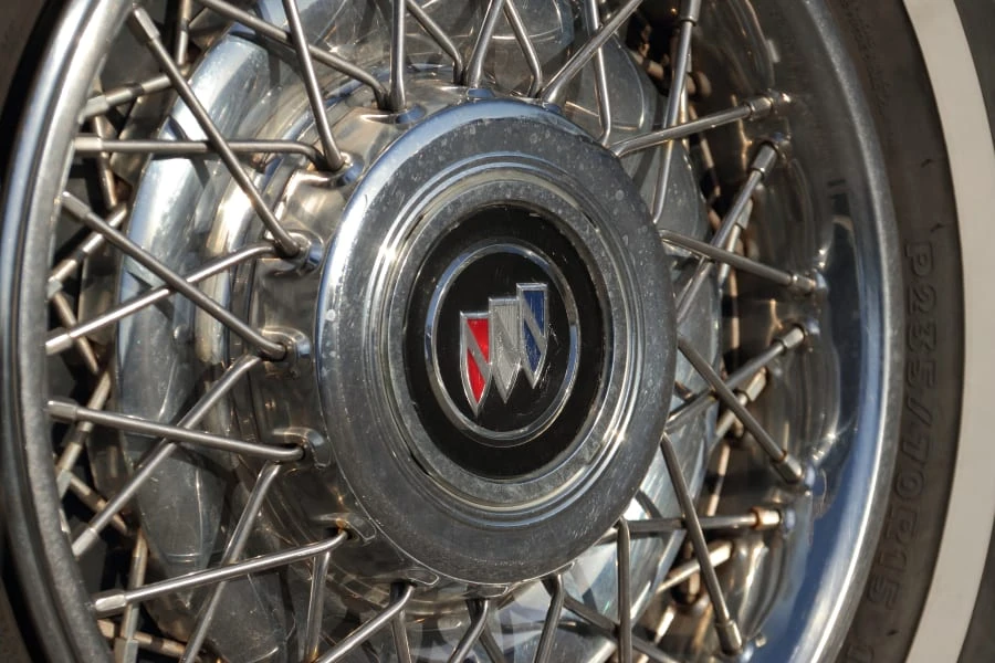 1992 Buick Roadmaster - Image 13 of 31