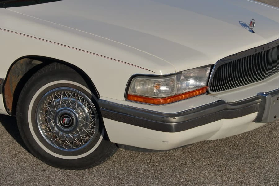 1992 Buick Roadmaster - Image 10 of 31