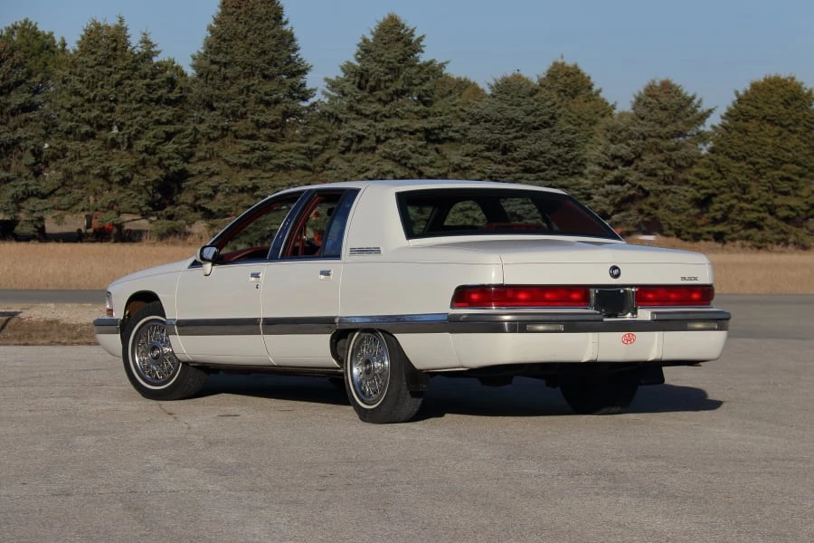 1992 Buick Roadmaster - Image 15 of 31