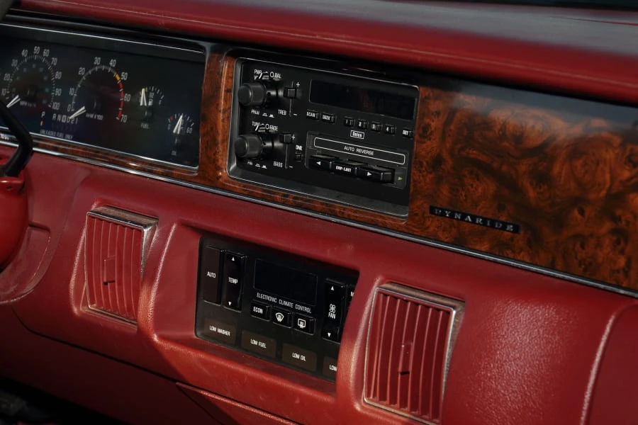 1992 Buick Roadmaster - Image 25 of 31