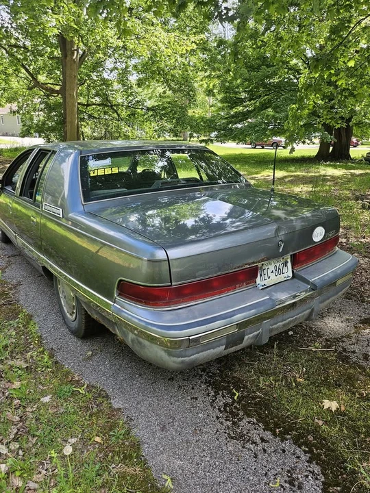 1992 Buick Roadmaster - Image 2 of 9