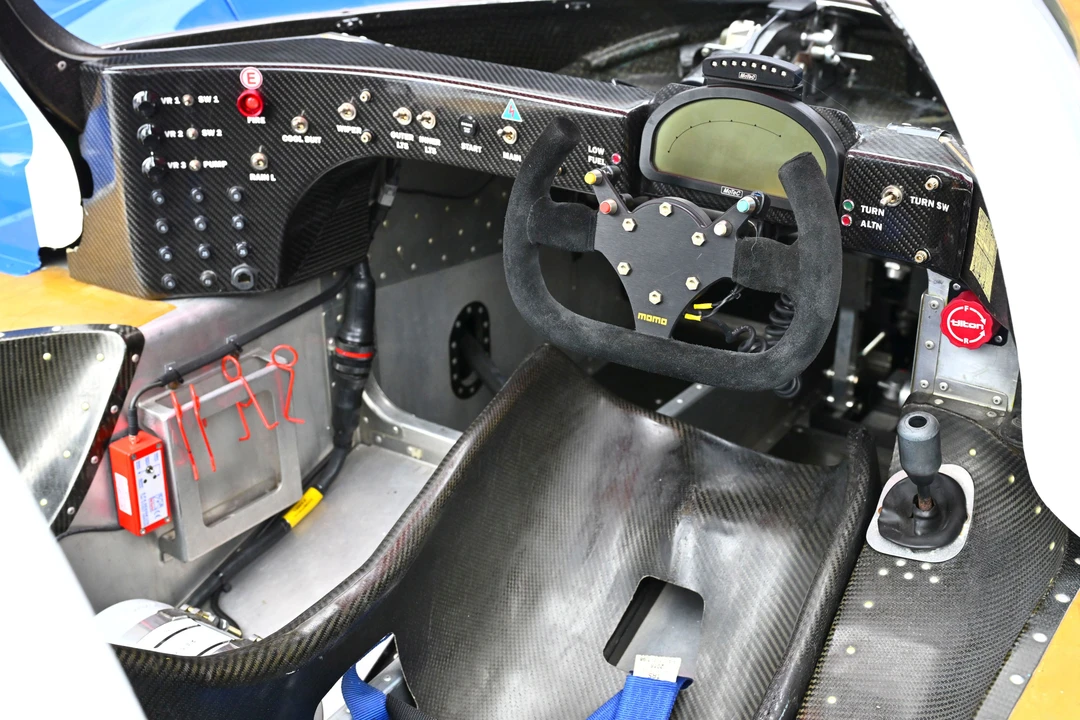 Nissan - Image 6 of 31