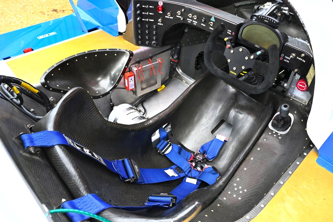 Nissan - Image 5 of 31