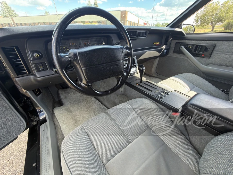 1992 Chevrolet Camaro IROC-Z & Z28 3rd Gen - Image 4 of 21