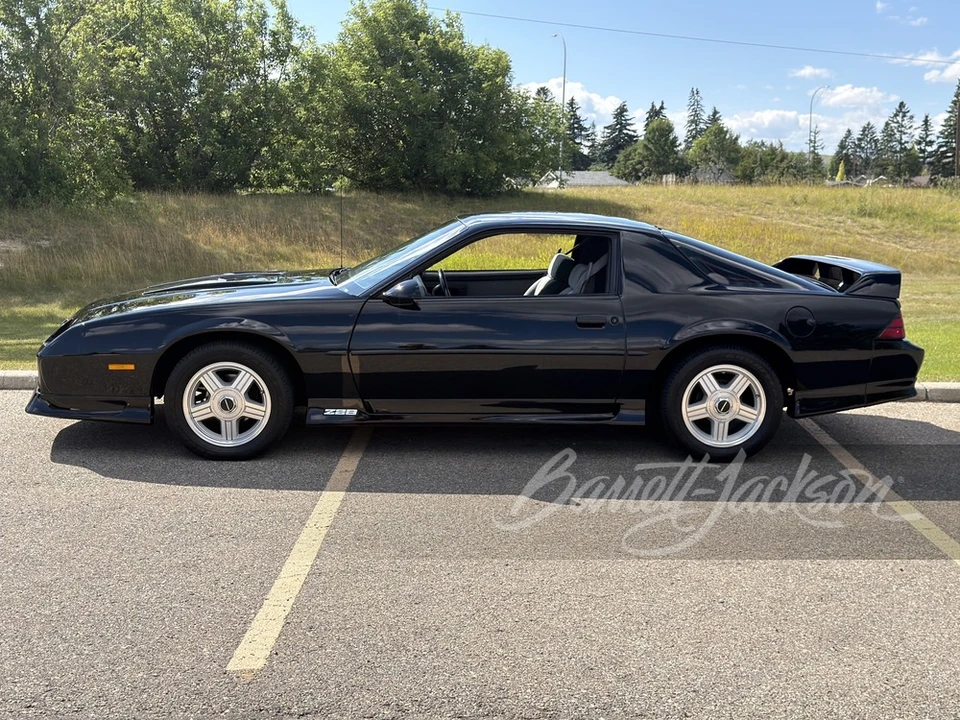 1992 Chevrolet Camaro IROC-Z & Z28 3rd Gen - Image 18 of 21