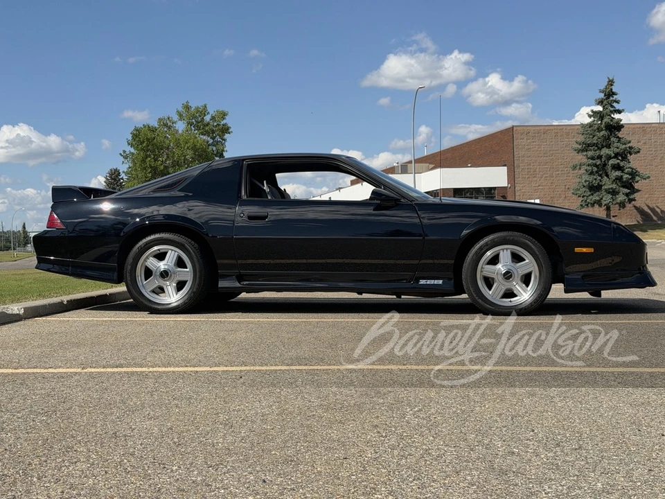 1992 Chevrolet Camaro IROC-Z & Z28 3rd Gen - Image 2 of 21