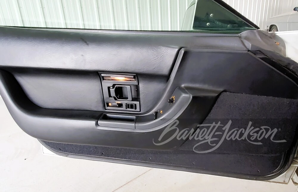 1992 Chevrolet Corvette C4 - Image 14 of 17