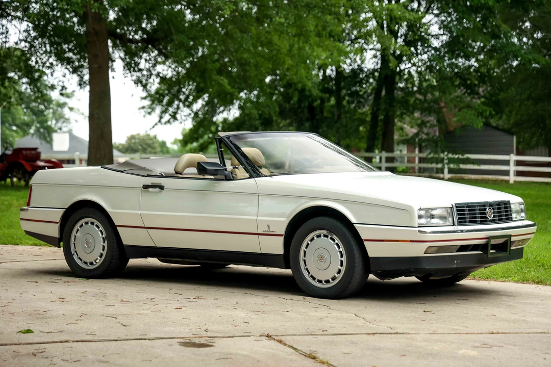 1992 Cadillac Allante - Image 8 of 31