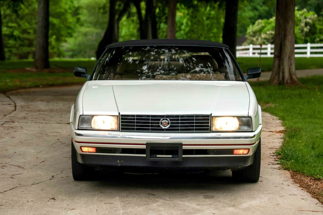 1992 Cadillac Allante - Image 10 of 31
