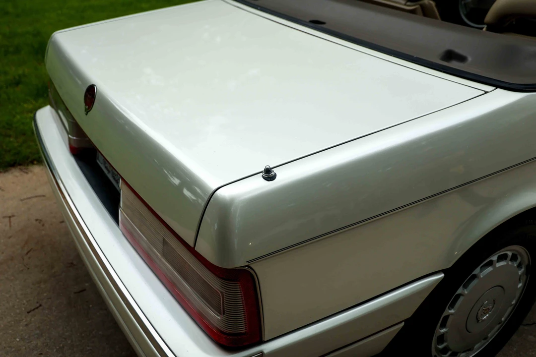 1992 Cadillac Allante - Image 24 of 31