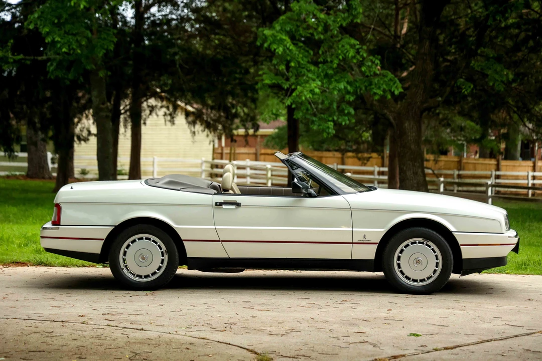 1992 Cadillac Allante - Image 7 of 31