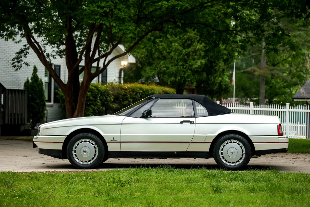 1992 Cadillac Allante - Image 12 of 31