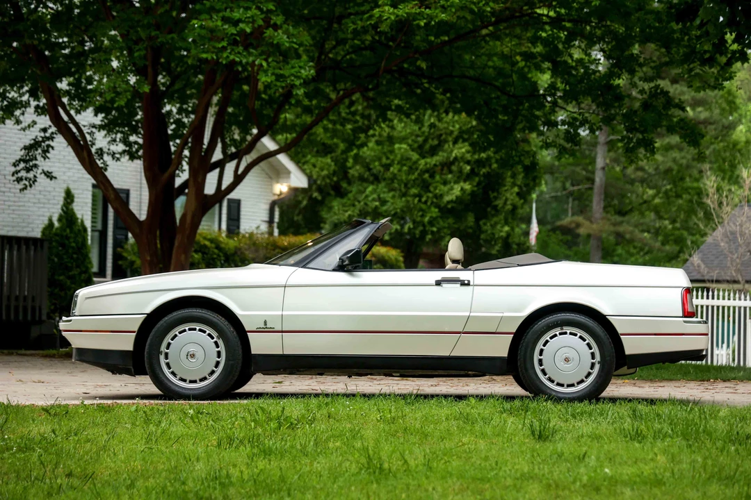 1992 Cadillac Allante - Image 3 of 31