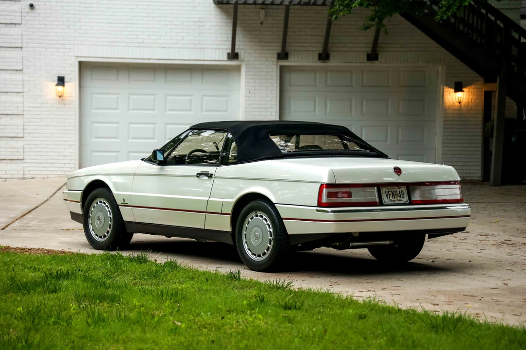 1992 Cadillac Allante - Image 13 of 31