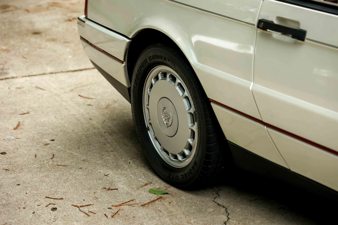 1992 Cadillac Allante - Image 22 of 31