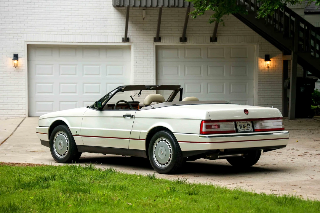 1992 Cadillac Allante - Image 4 of 31