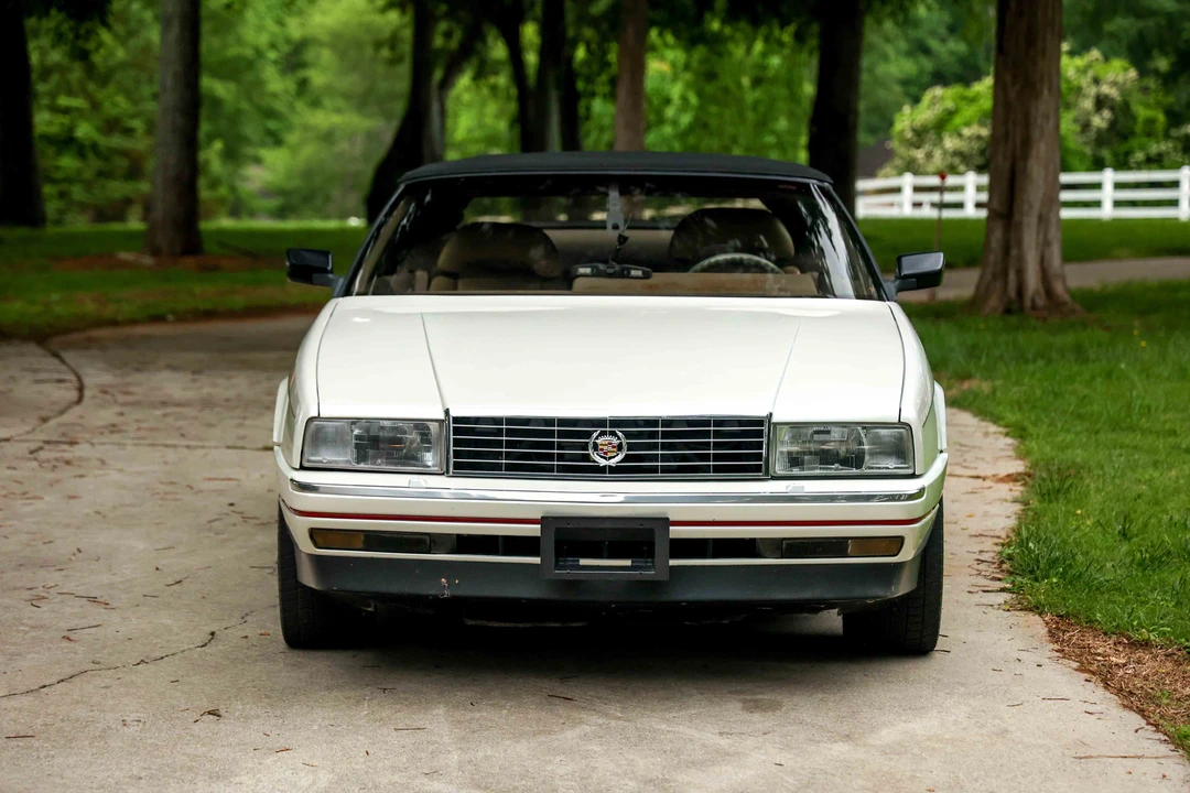 1992 Cadillac Allante - Image 9 of 31