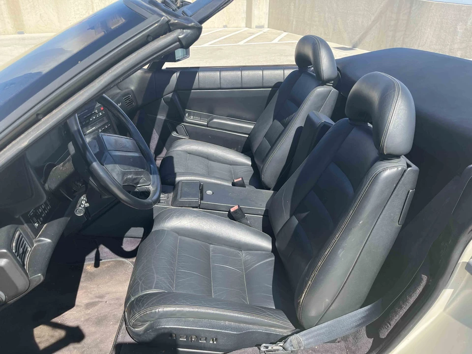 1992 Cadillac Allante - Image 30 of 31