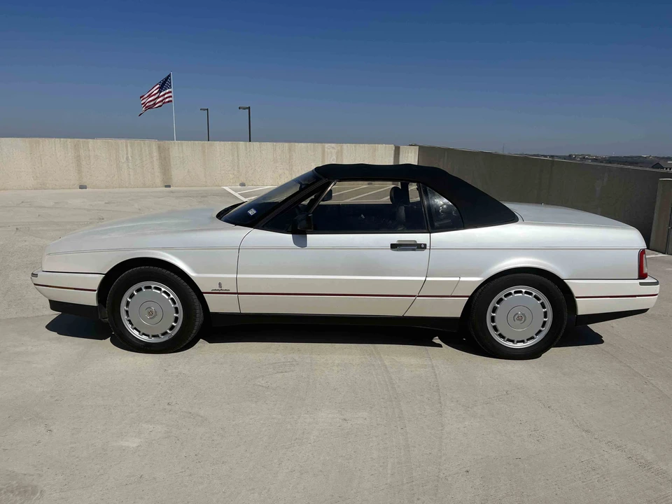 1992 Cadillac Allante - Image 16 of 31