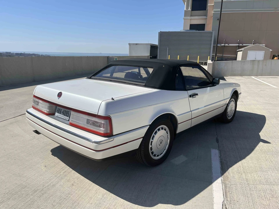 1992 Cadillac Allante - Image 13 of 31