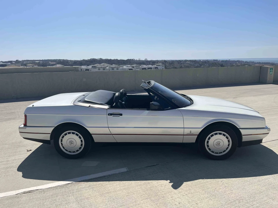 1992 Cadillac Allante - Image 4 of 31