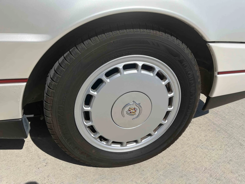 1992 Cadillac Allante - Image 27 of 31