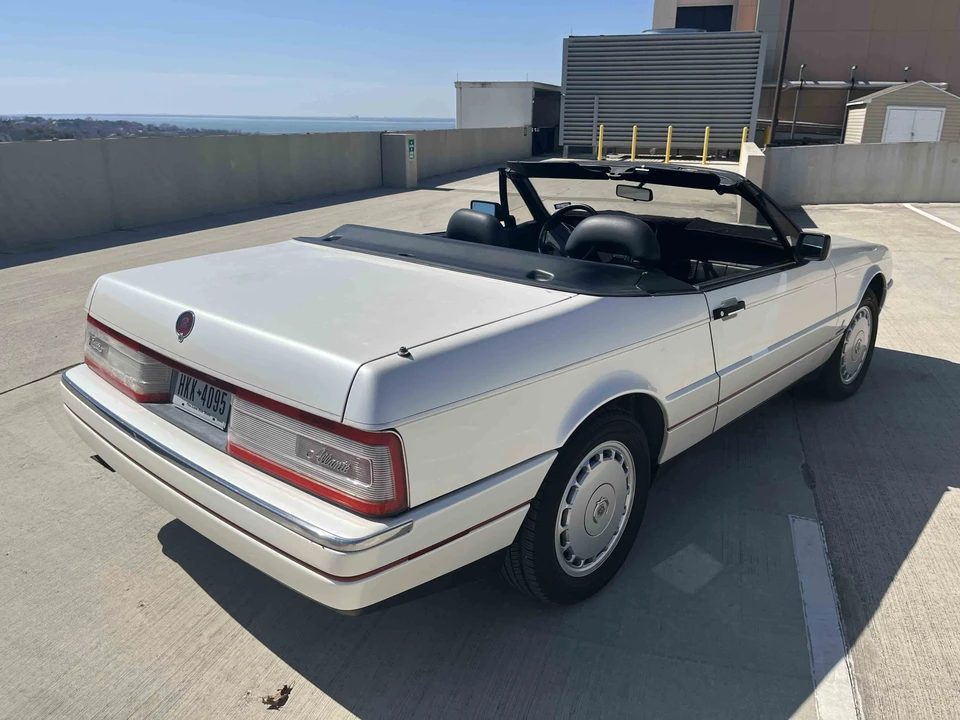 1992 Cadillac Allante - Image 5 of 31