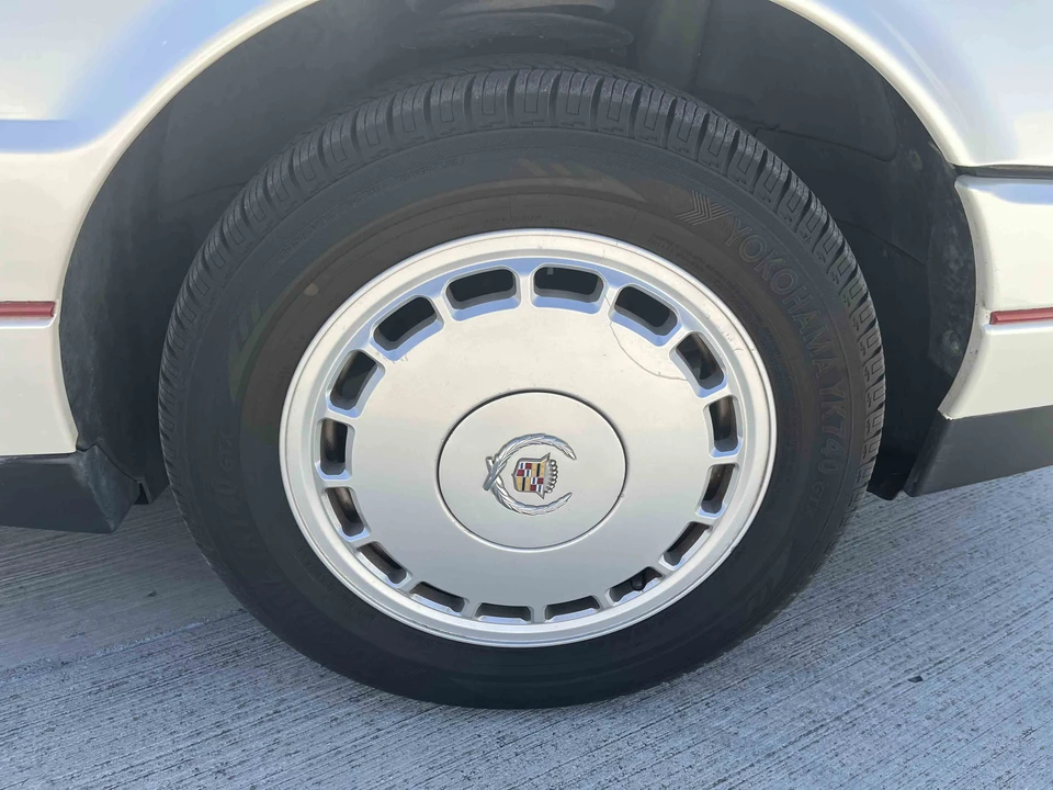 1992 Cadillac Allante - Image 29 of 31