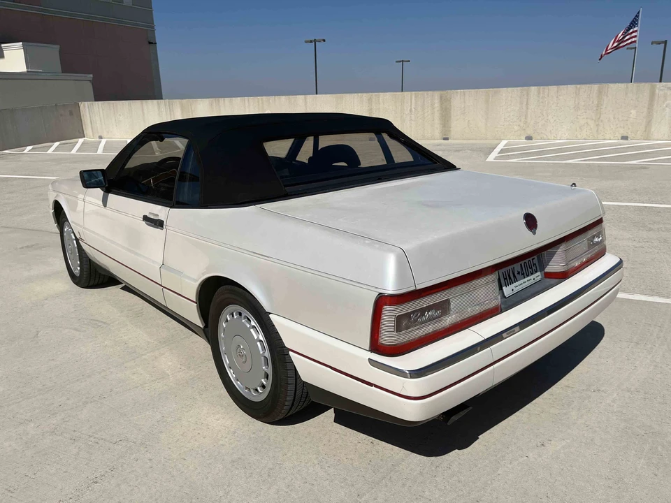 1992 Cadillac Allante - Image 15 of 31