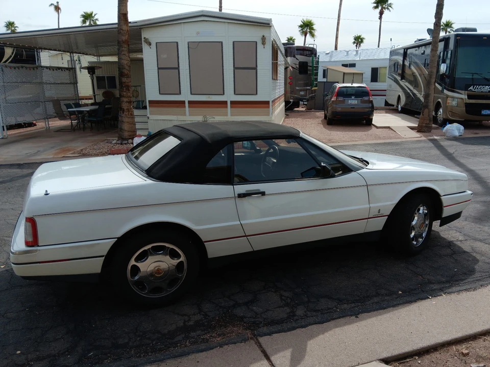 1992 Cadillac Allante - Image 10 of 31