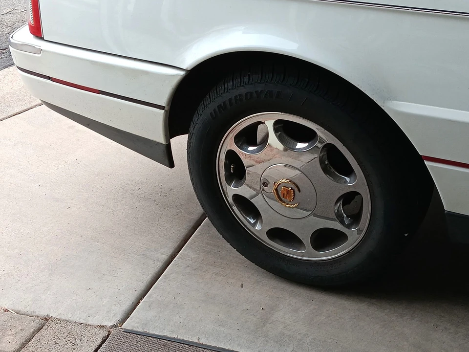 1992 Cadillac Allante - Image 16 of 31