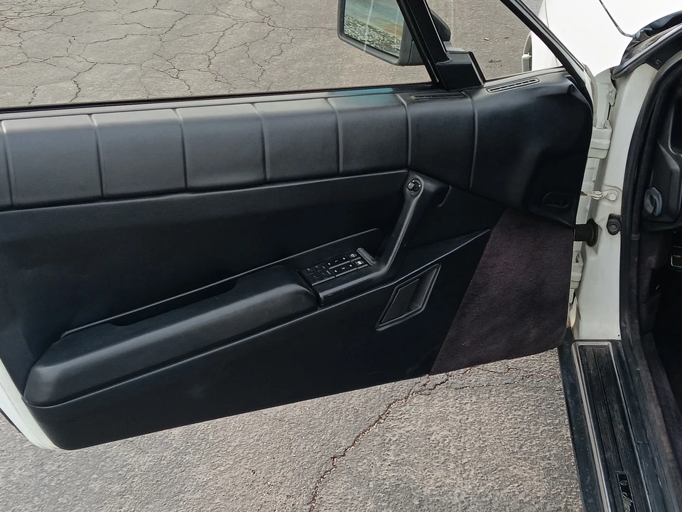 1992 Cadillac Allante - Image 24 of 31