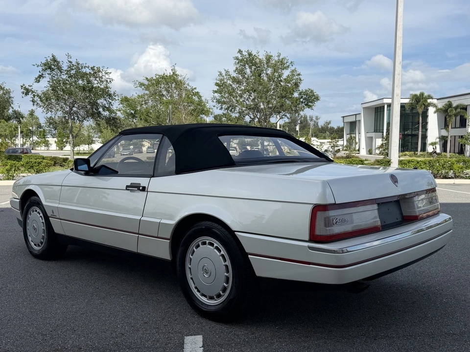 1992 Cadillac Allante - Image 24 of 31