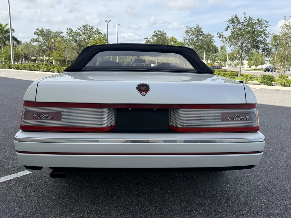 1992 Cadillac Allante - Image 27 of 31