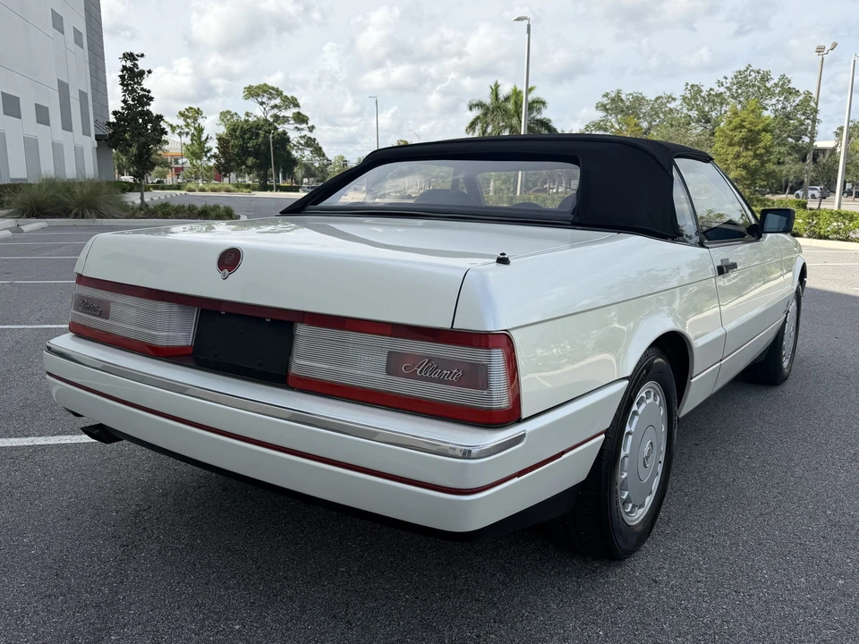 1992 Cadillac Allante - Image 28 of 31