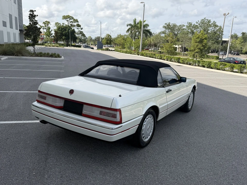 1992 Cadillac Allante - Image 29 of 31