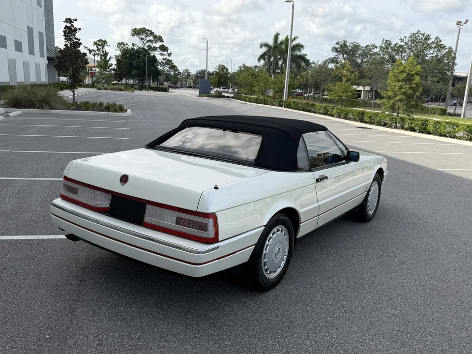 1992 Cadillac Allante - Image 12 of 31