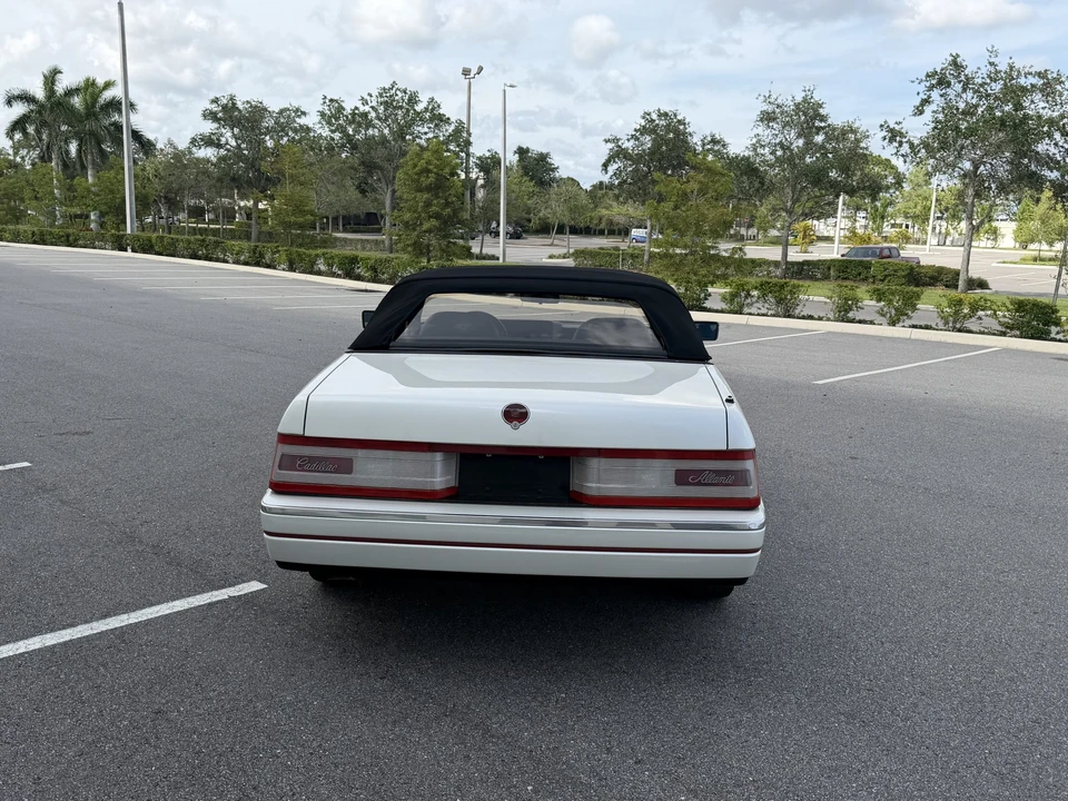 1992 Cadillac Allante - Image 10 of 31