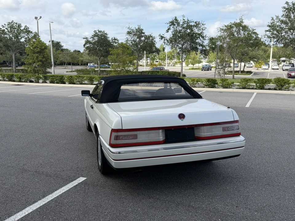 1992 Cadillac Allante - Image 9 of 31