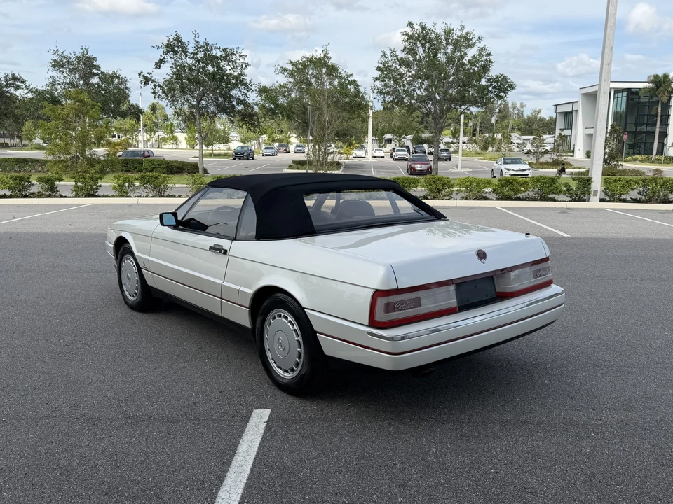 1992 Cadillac Allante - Image 8 of 31