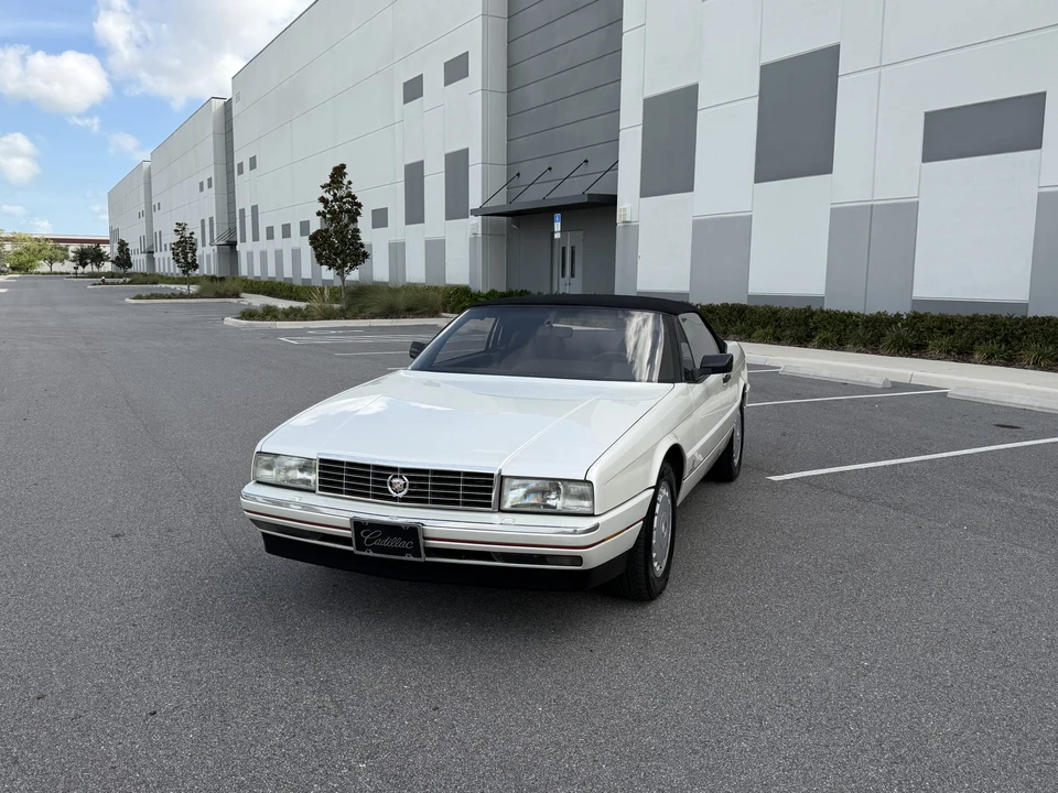 1992 Cadillac Allante - Image 2 of 31