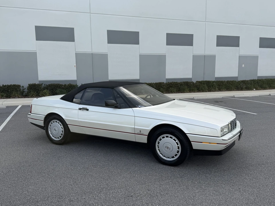 1992 Cadillac Allante - Image 13 of 31