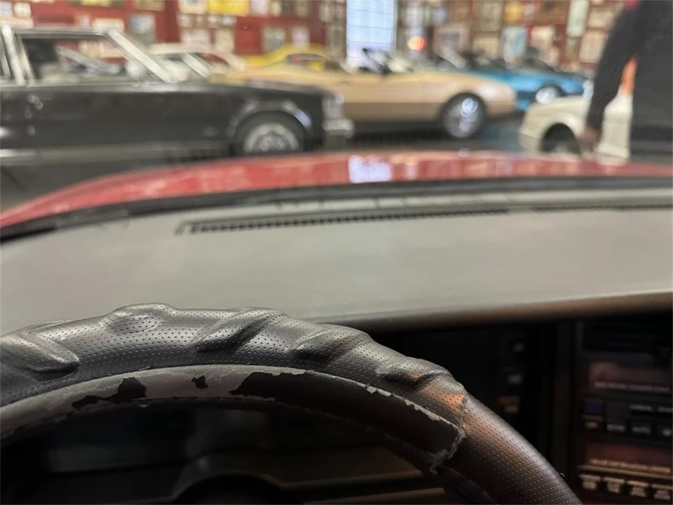 1992 Cadillac Allante - Image 14 of 17