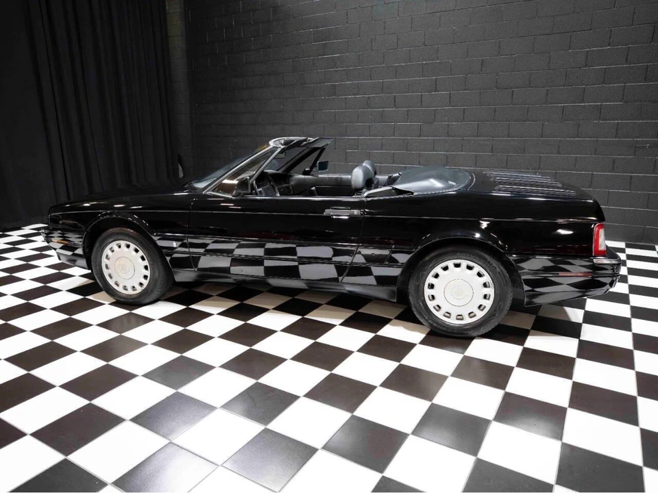 1992 Cadillac Allante - Image 25 of 31