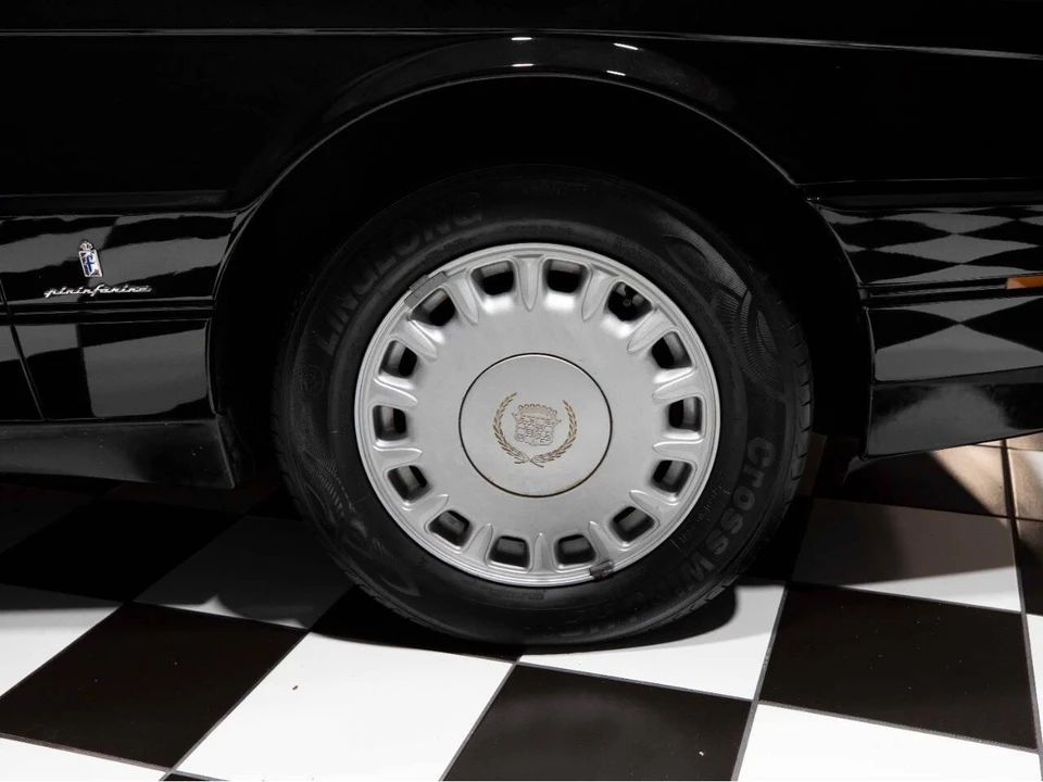 1992 Cadillac Allante - Image 28 of 31