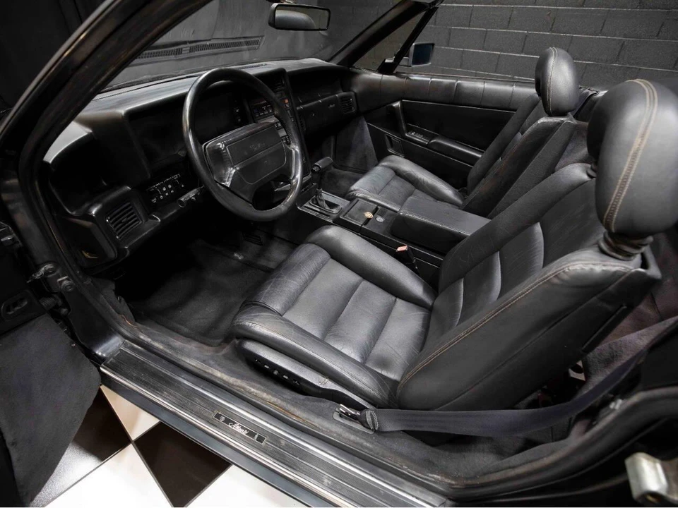 1992 Cadillac Allante - Image 2 of 31