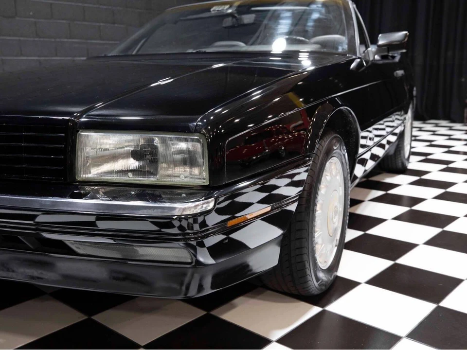 1992 Cadillac Allante - Image 10 of 31