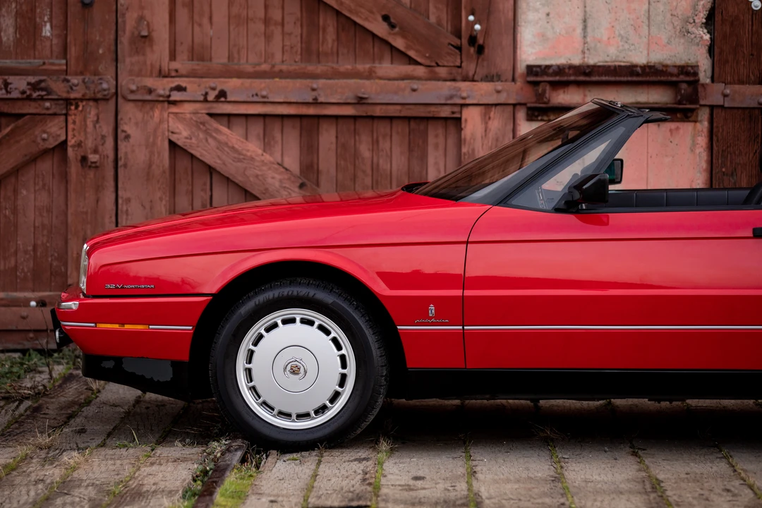 1992 Cadillac Allante - Image 16 of 31