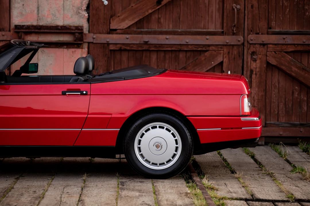 1992 Cadillac Allante - Image 17 of 31