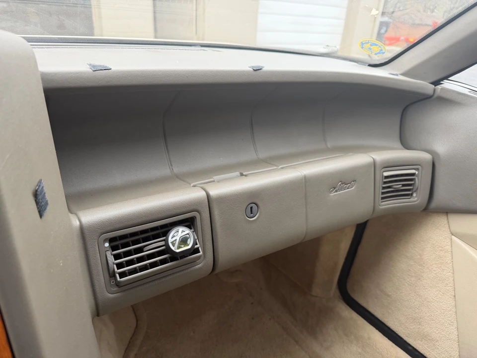1992 Cadillac Allante - Image 15 of 18